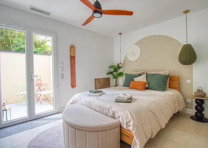 L Oree Du Bois, Le * Saussenac