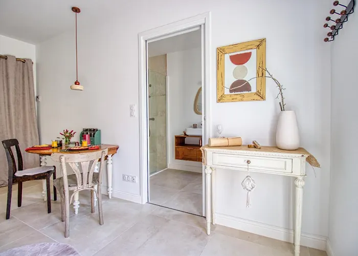 L Oree Du Bois, Le * Saussenac